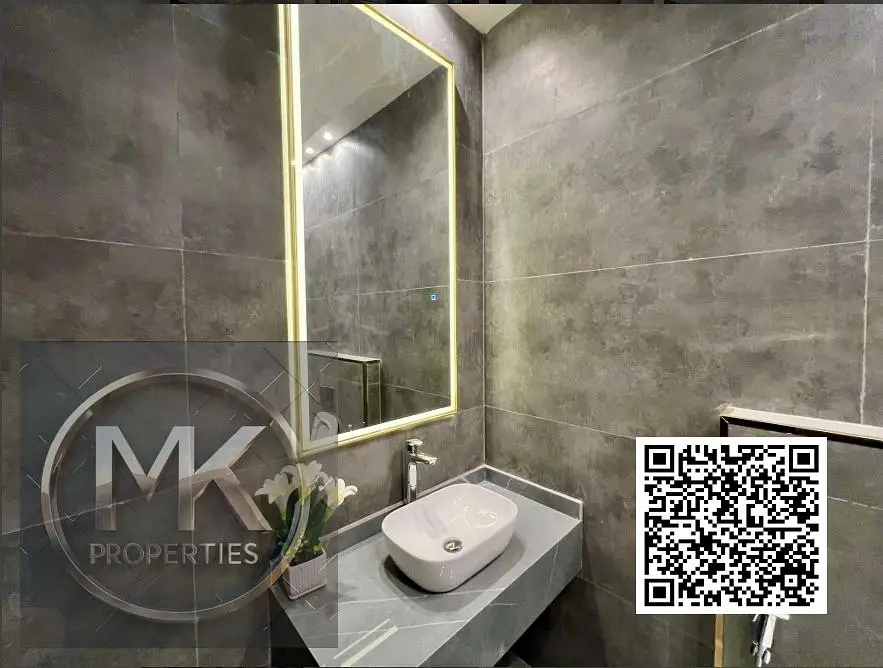 Modern Design for Sale in Al Helio 2