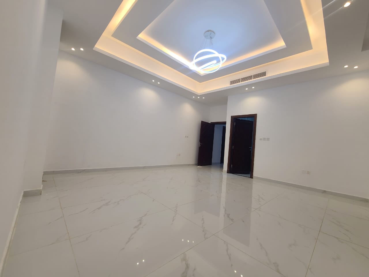 Villa for sale in Al Zahyaa directly from the owner The villa faced stone.
