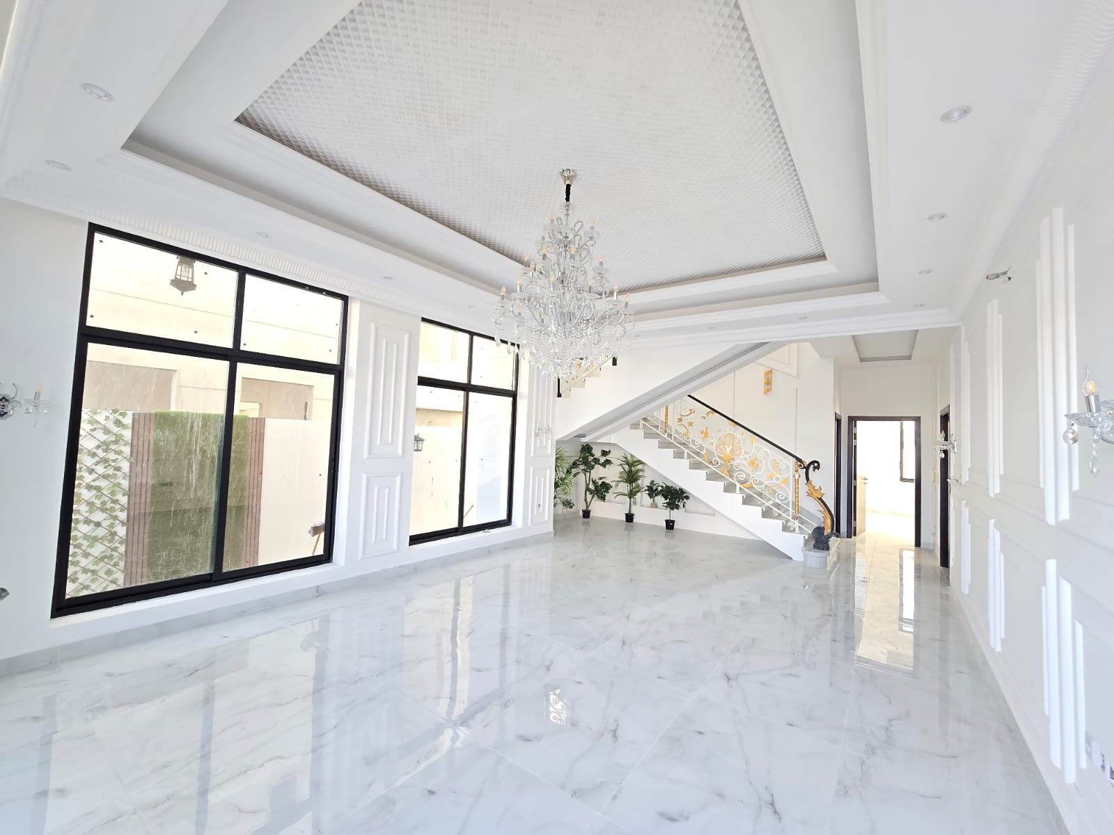 The luxury Executive Villa Ready for sela in al Helio Ajman The registration fee is included.