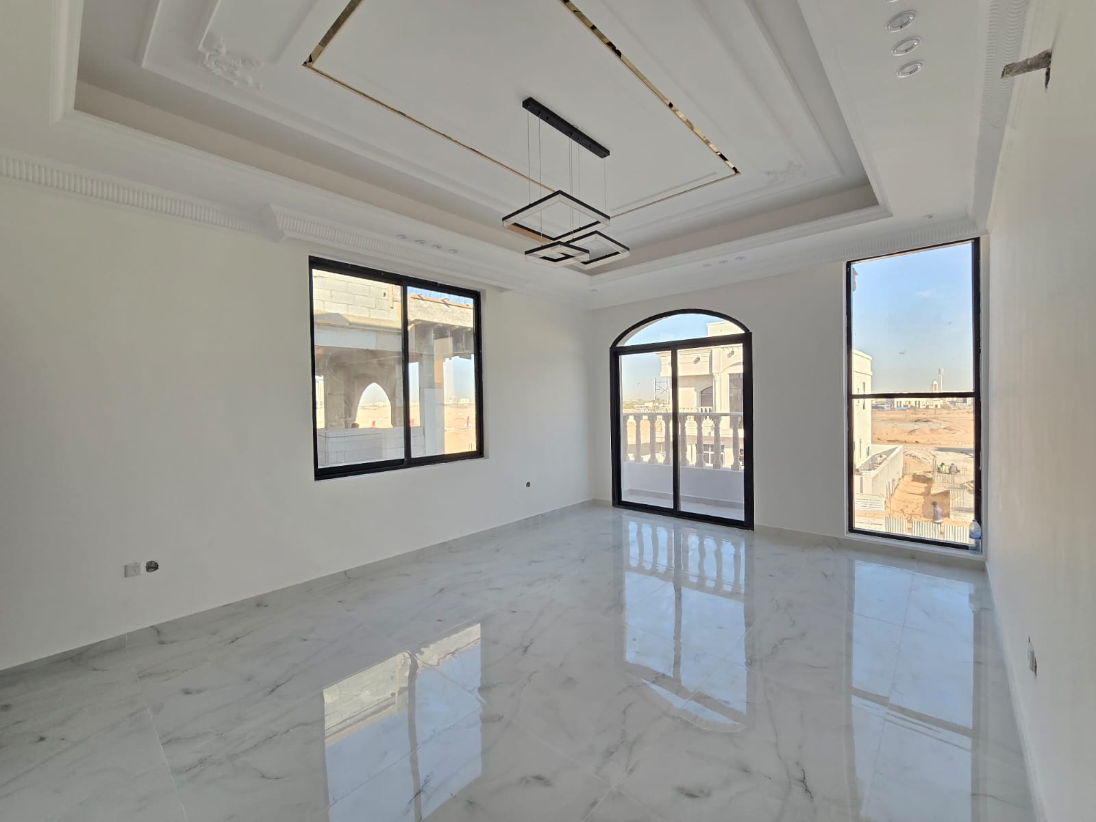 The luxury Executive Villa Ready for sela in al Helio Ajman The registration fee is included.