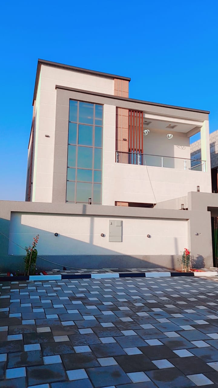 For sale in Al Yasmeen, a luxury villa 4200 sq ft .