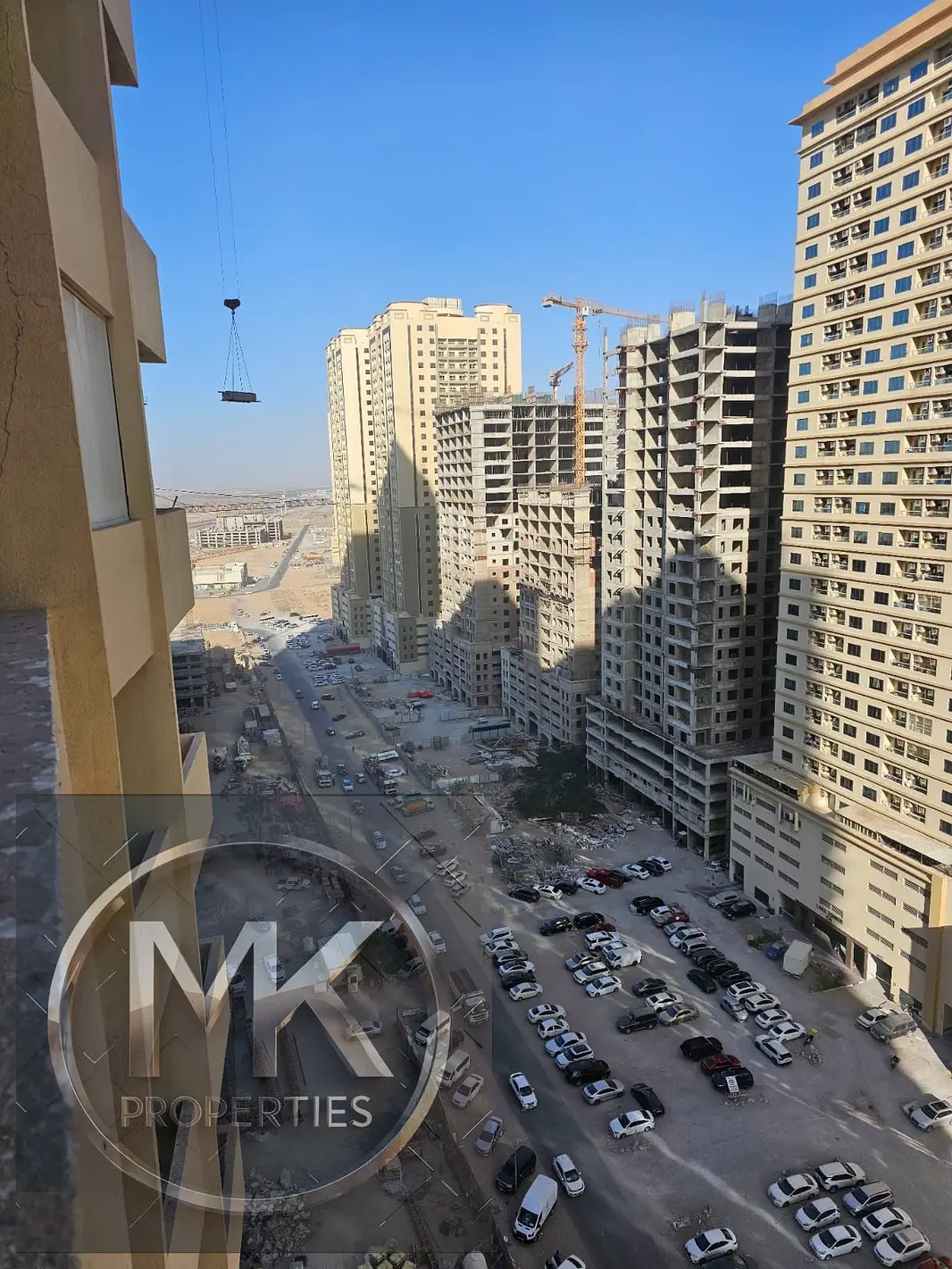 EMPTY 2 BHK FOR SALE IN LILIES TOWER 1550 SQFT WITH PARKING + DOUBBLE BALCONY.