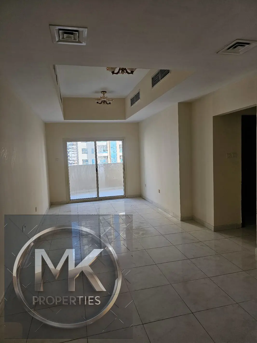 EMPTY 2 BHK FOR SALE IN LILIES TOWER 1550 SQFT WITH PARKING + DOUBBLE BALCONY.