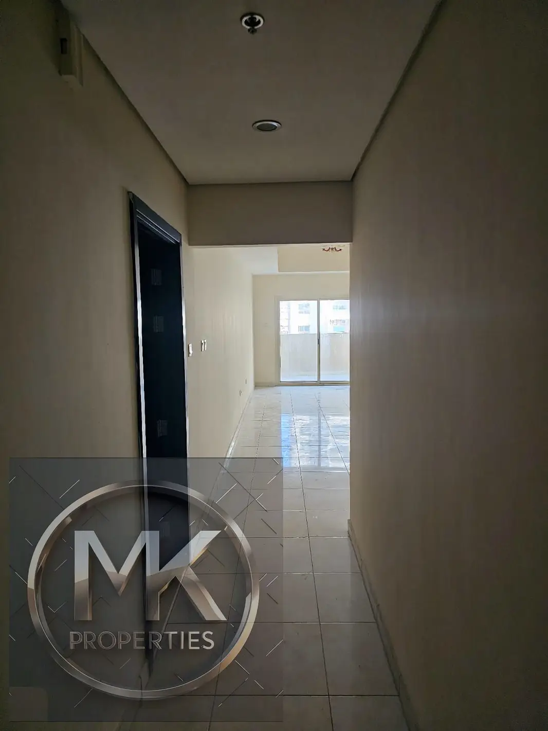 EMPTY 2 BHK FOR SALE IN LILIES TOWER 1550 SQFT WITH PARKING + DOUBBLE BALCONY.