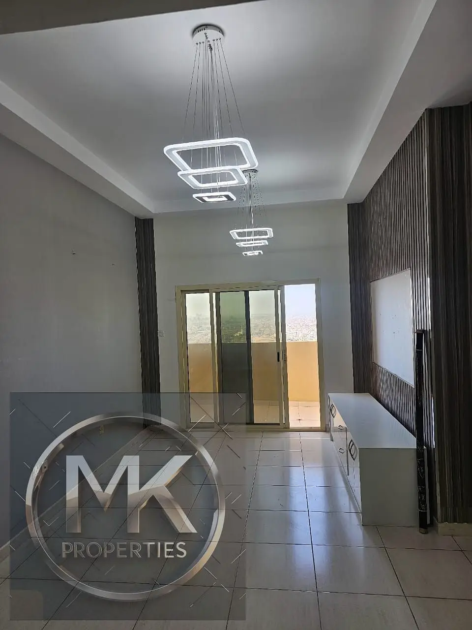 1 BHK Biggest SIZE 1100 sqft Empty IN LILIES TOWER FULL OPEN VIEW