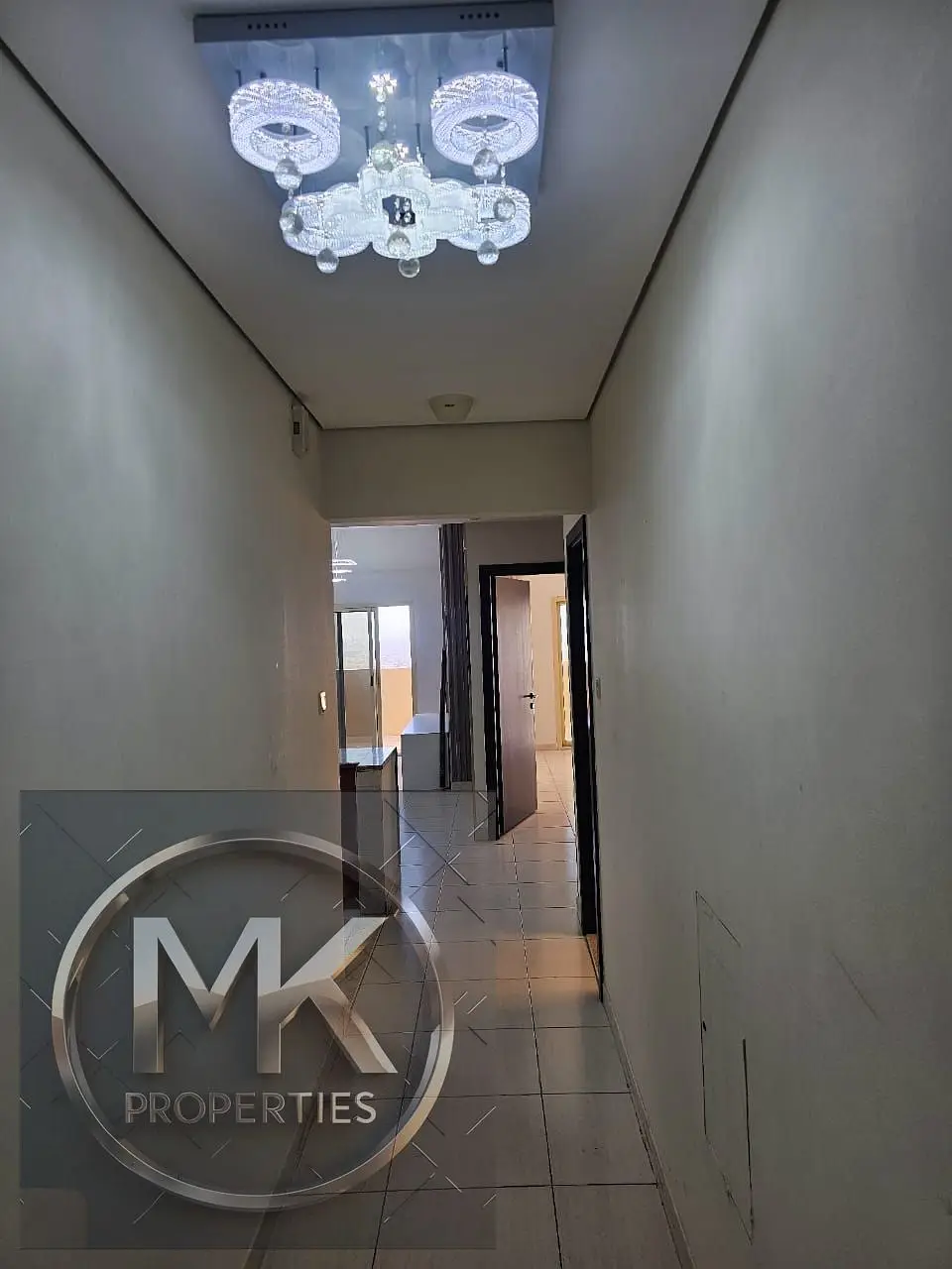 1 BHK Biggest SIZE 1100 sqft Empty IN LILIES TOWER FULL OPEN VIEW