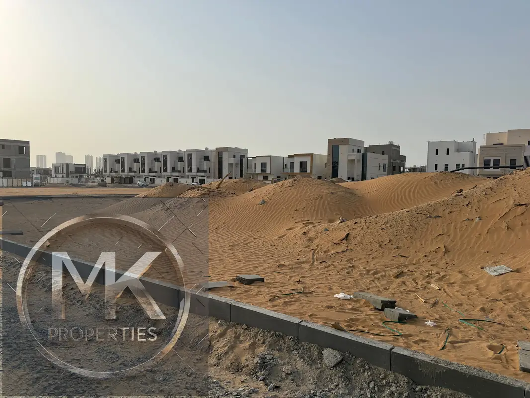 IN AL Helio center 1722 SQFT Super hot location Next to Main road Price 460k