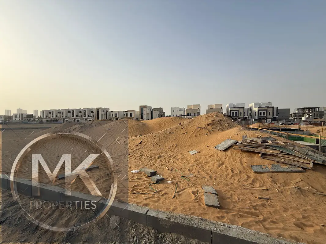 IN AL Helio center 1722 SQFT Super hot location Next to Main road Price 460k