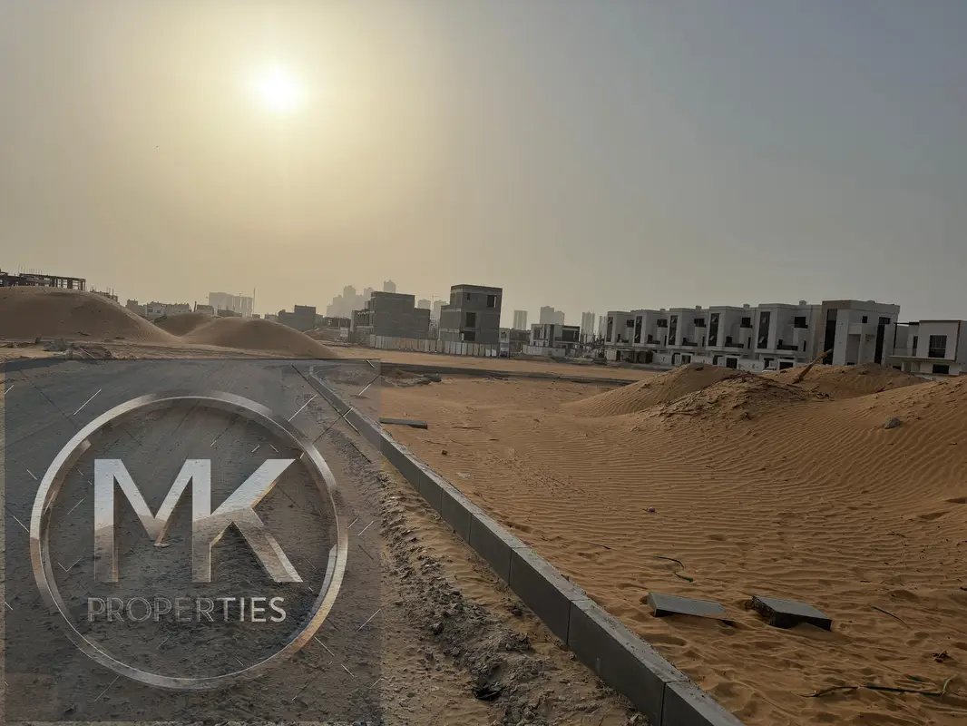 IN AL Helio center 1722 SQFT Super hot location Next to Main road Price 460k