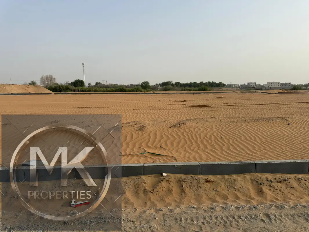 IN AL Helio center 1722 SQFT Super hot location Next to Main road Price 460k