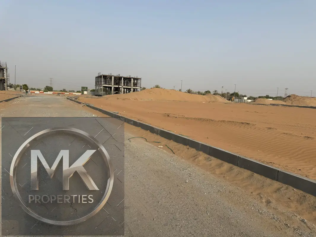 IN AL Helio center 1722 SQFT Super hot location Next to Main road Price 460k