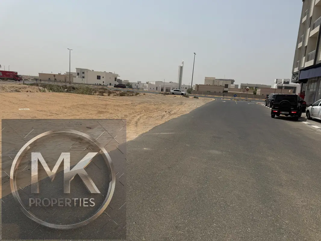 Super Hot Location RESIDENTIAL / COMMERCIAL BUILDING PLOT( G+3) IN AL ALIA AJMAN ON ROAD.