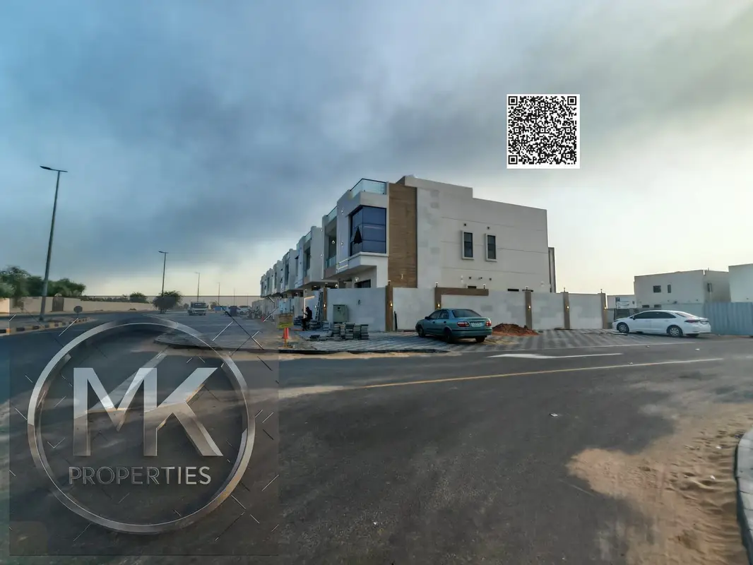 OWN YOUR DREAM VILLA / On Main Road / Brand New / 2 Side Corner / 18 Metter Parking Space / Luxurious Style Executive