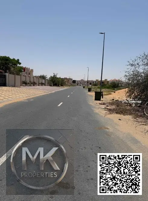 Distress Deal Plot For Sale IN AL HELIO 1 Prime location SIZE IS 5200.
