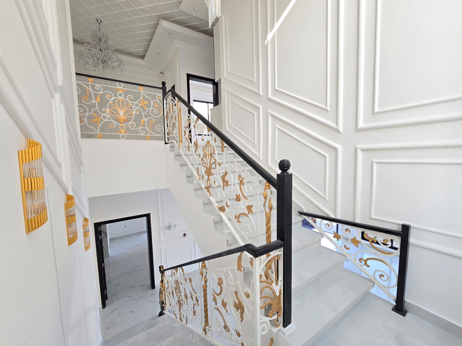 The luxury Executive Villa Ready for sela in al Helio Ajman The registration fee is included.