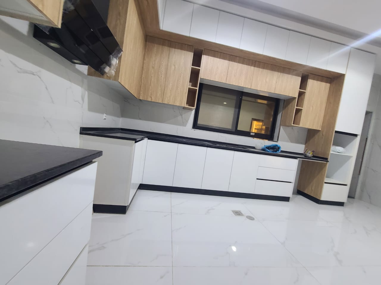 Villa for sale in Al Zahyaa directly from the owner The villa faced stone.