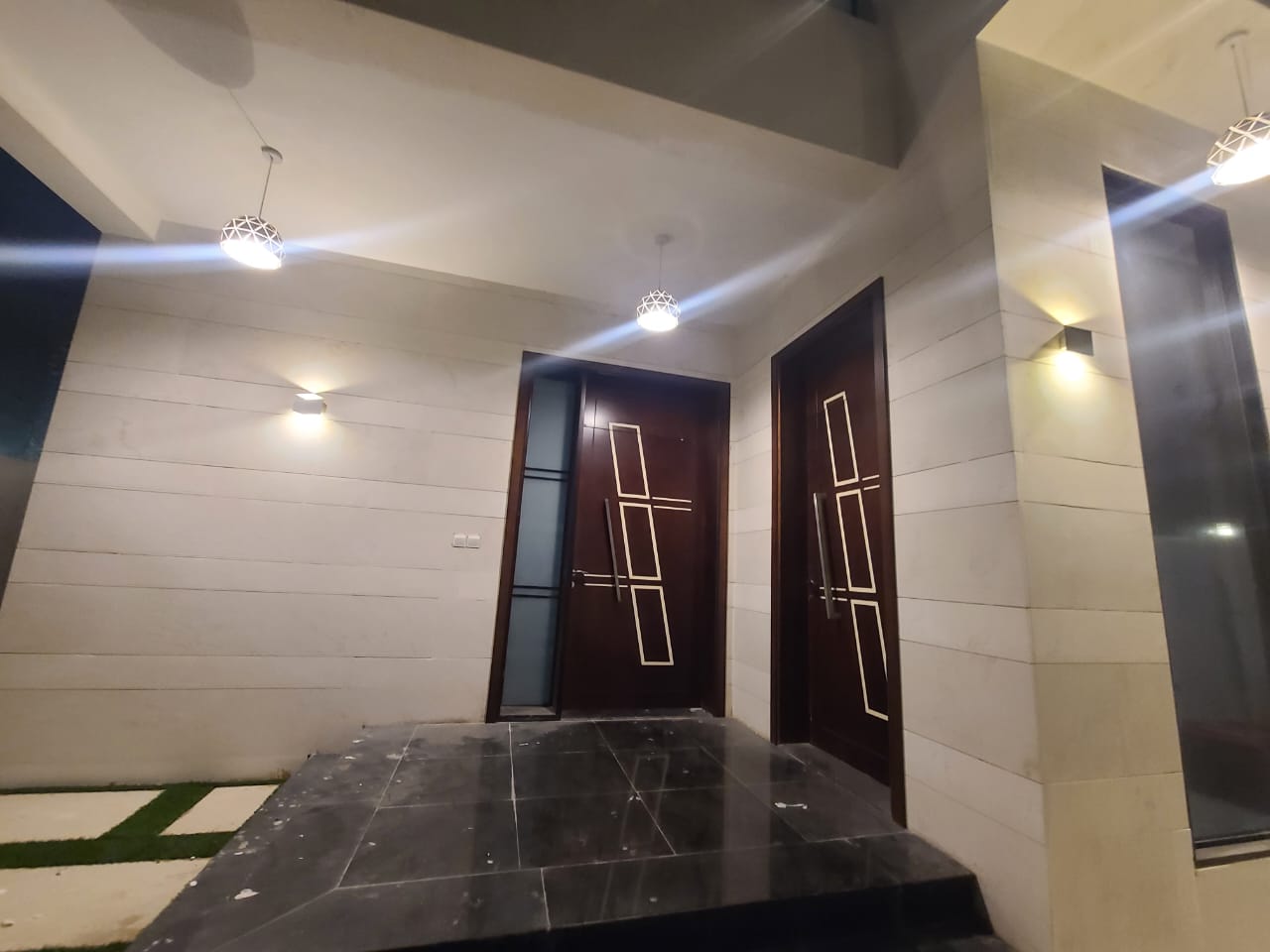 Villa for sale in Al Zahyaa directly from the owner The villa faced stone.